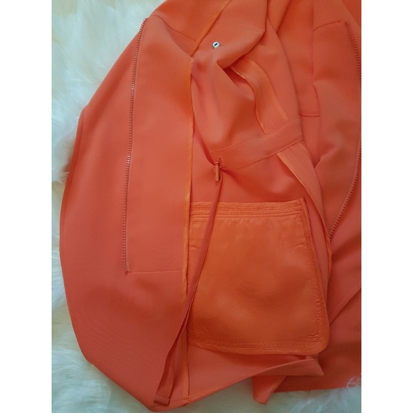 Per Se Sleevelees Vest. - Picture 5 of 6